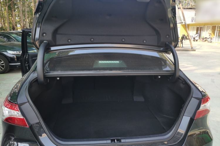 Used Toyota Camry 2023 2.0G Luxury Edition Trunk