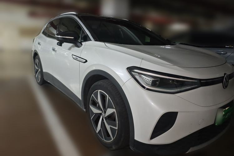 Used Volkswagen ID.4 CROZZ 2021 Long-Range PRO Two-Wheel Drive Version Front Right 45 Deg