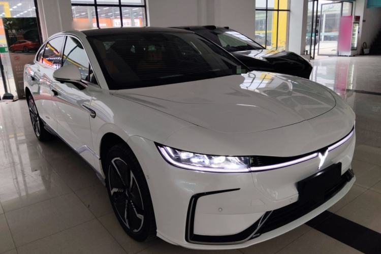 Used VOYAH PASSION 2023 Four-Wheel Drive Long-Range Version Front Right 45 Deg