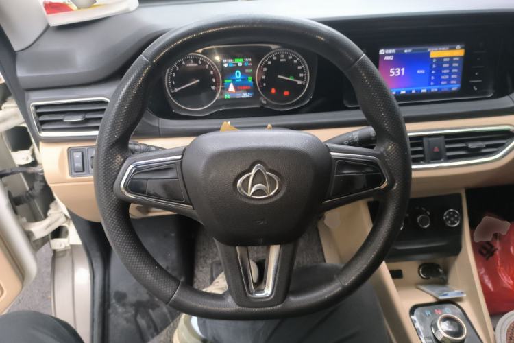 Used CHANGAN KUAYUE Xing V7 EV 2022 High-End Model with 240 km Steering Wheel