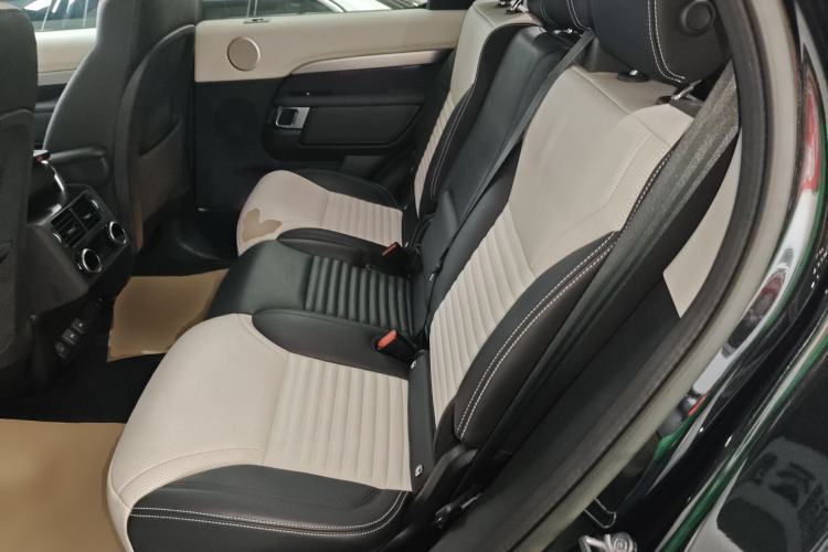 Used Land Rover Discovery 2023 Revised Version 360 PS R-Dynamic S