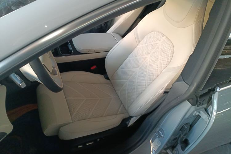 Used Nio ET5T 2025 75 kWh Touring Left Front Seat