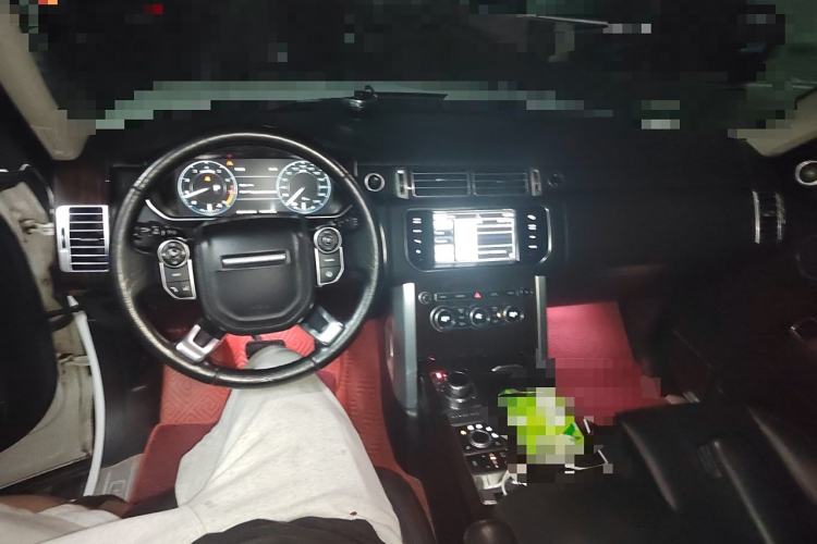 Used Land Rover Range 2015 3.0 SC V6 Vogue Center Console