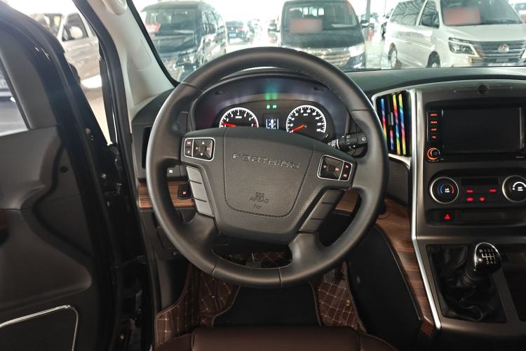 Used FORTHING Lingzhi PLUS 2021 Travel Edition 2.0L Manual Luxury 7-Seater