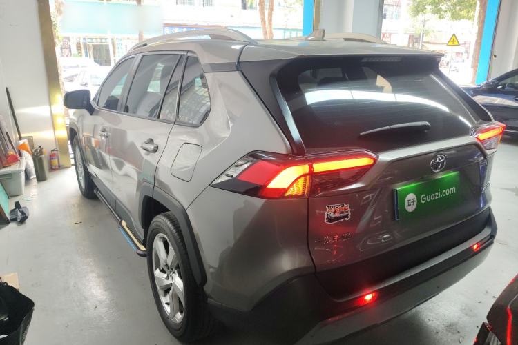 Used Toyota RAV4 2021 2.0L CVT Two-Wheel Drive Fashion Edition Rear Left 45 Deg