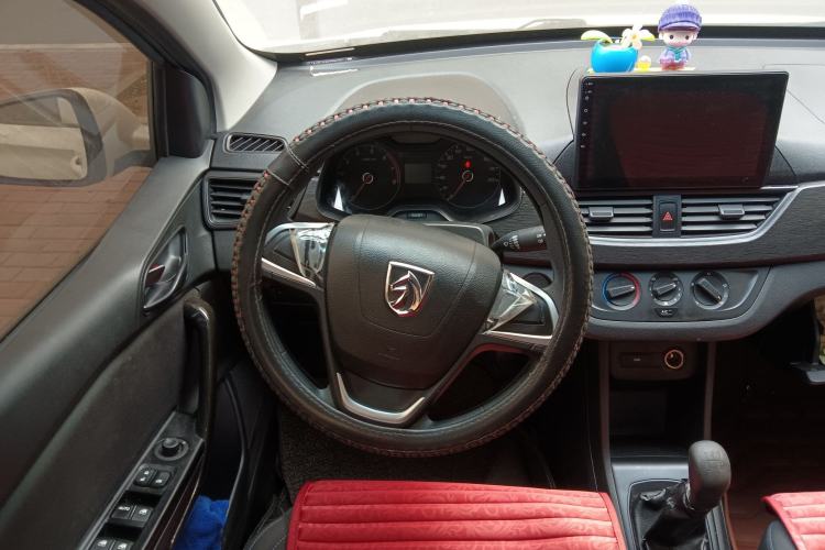 Used Baojun 310 2016 1.2L manual Comfort trim level