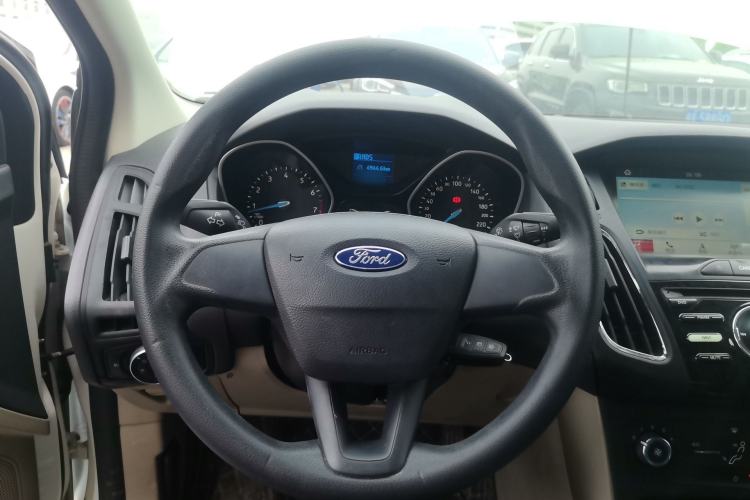 Used Ford Focus 2017 Sedan 1.6L Automatic Comfort Plus SmartDrive Edition Steering Wheel