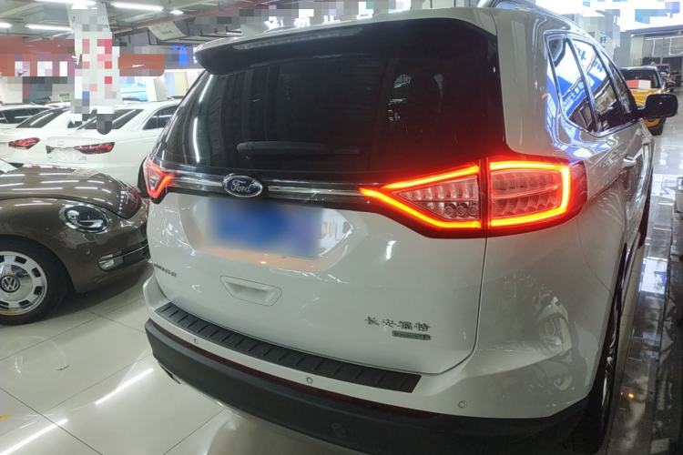 Used Ford Edge 2018 EcoBoost 245 Two-Wheel-Drive Platinum Edition 5 Seats
