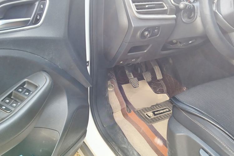 Used Roewe RX3 2020 1.6L Manual - Ultra-Fresh Entry Version Driver Seat