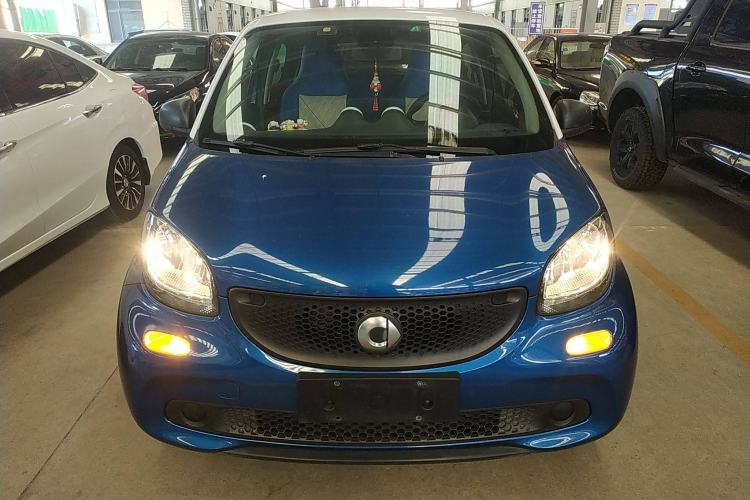 Used smart forfour 2016 1.0L 52 kW Dynamic Edition
