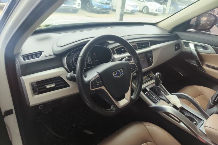 Used Geely Auto Emgrand X7 Sport 2016 1.8TD Automatic All-Wheel-Drive ZhiZun Edition Center Console