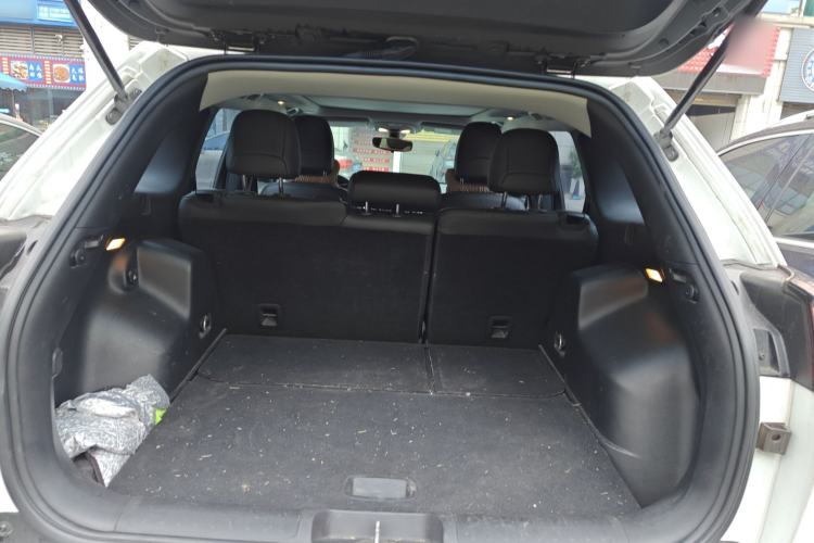 Used Jeep Cherokee 2019 2.0T Two-Wheel Drive Smart Enjoyment Version China V Trunk