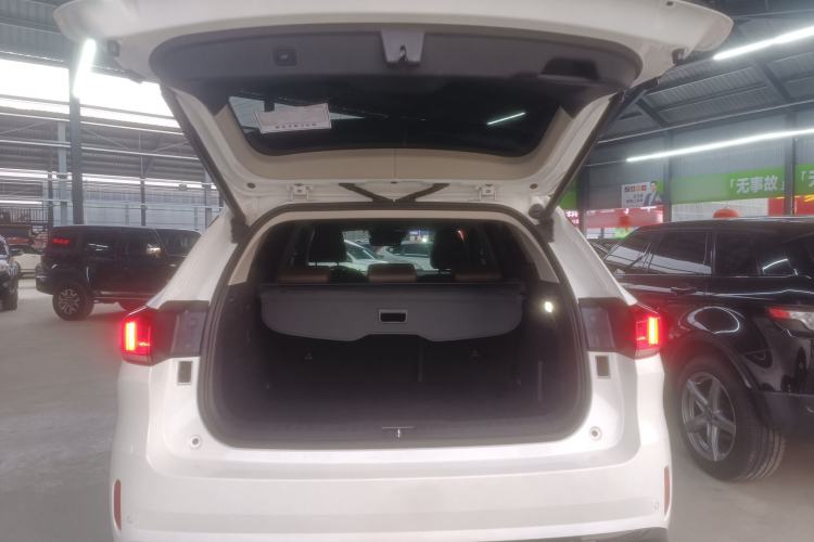 Used Wey VV6 2020 2.0T Two-Wheel Drive Smart Enjoyment+
