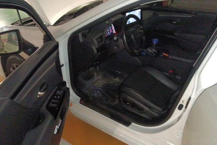 Used Lexus ES 2023 200 Excellence Edition