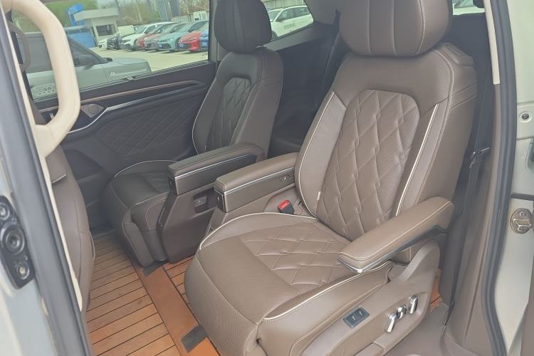 Used Volkswagen Viloran 2020 380TSI Prestige Edition Left Rear Seat