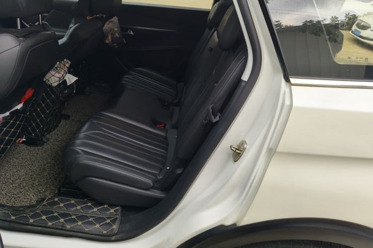 Used Peugeot 5008 2017 380THP 7-Seater Luxury Edition Interior 4