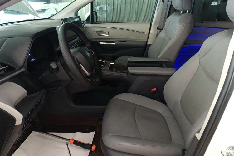 Used Toyota Granvia 2023 2.5L Hybrid Prestige VIP Edition