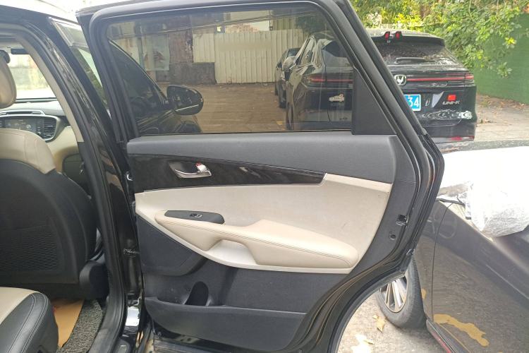 Used Kia Sorento 2015 Sorento L 2.4L Gasoline 4WD Elite Edition 5 Seats China IV Standard