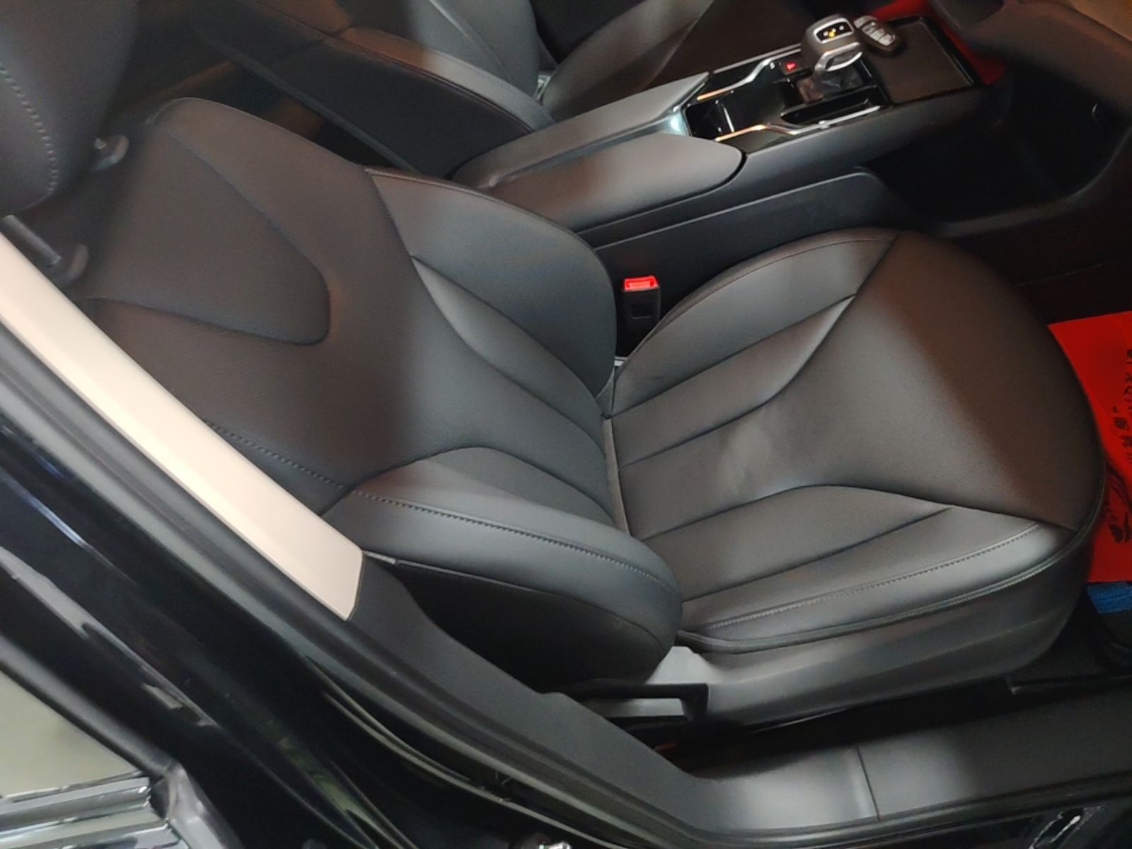 Hongqi E-QM5 2024 450km Range Commuter Version — снимка 19
