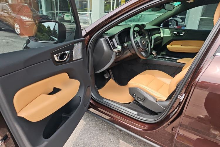 Used Volvo XC60 2019 T5 4x4 Smart Edition China V Standard Driver Seat