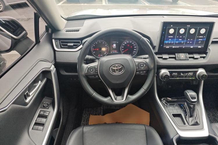 Used Toyota Wildlander 2022 2.0L CVT Two-Wheel Drive Luxury PLUS Edition Steering Wheel