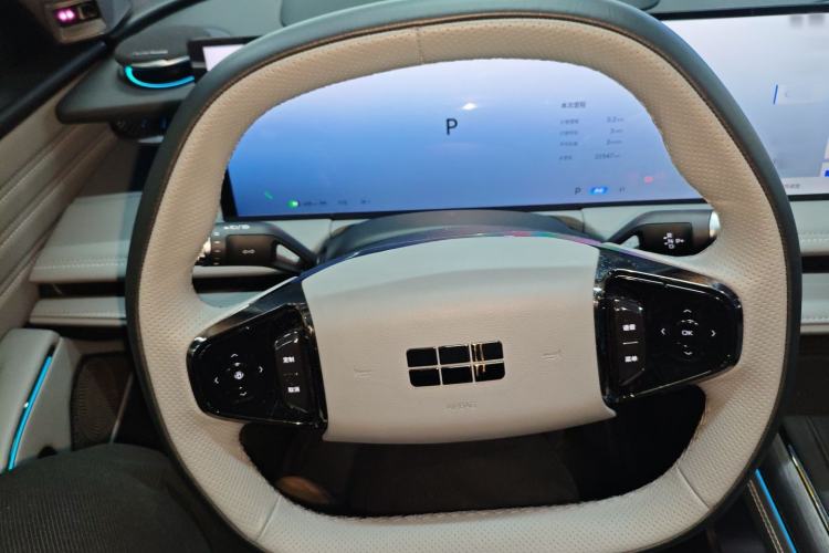 Used Geely Galaxy E8 2025 700 km Long-Range Intelligent Driving Version Steering Wheel