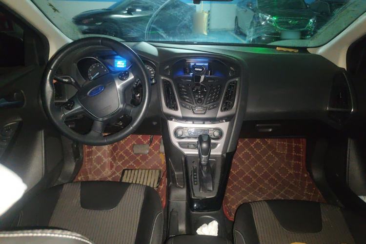 Used Ford Focus 2012 Hatchback 1.6L Automatic Fashion Edition
