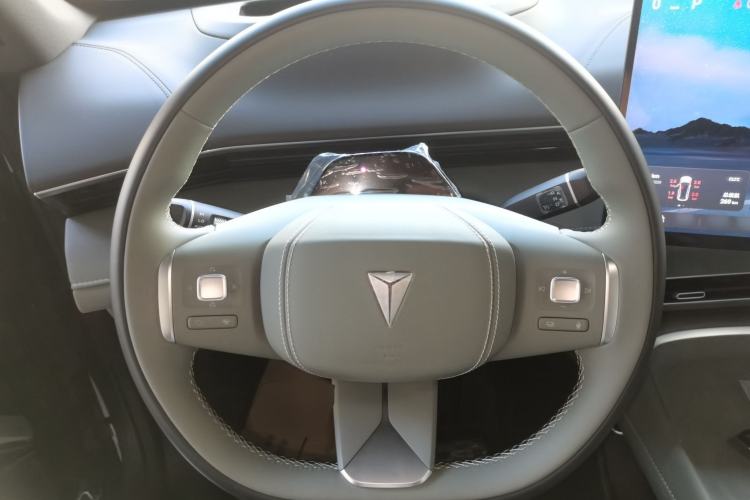 Used Deepal S07 2025 215Max Huawei Qiankun Intelligent Driving ADS SE Range-Extended Version Steering Wheel