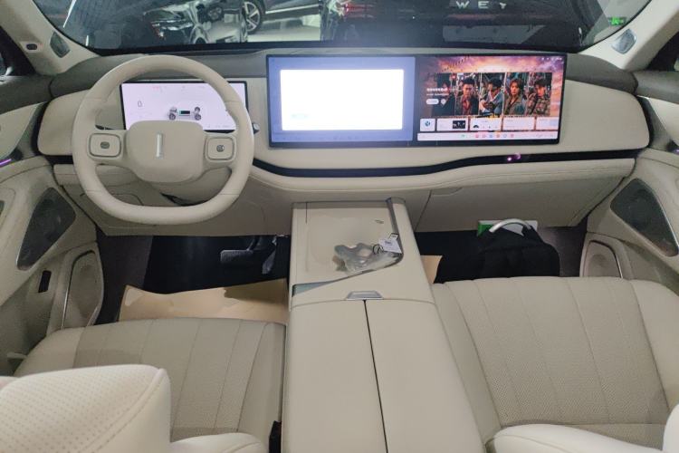 Used Wey Lanshan 2025 Four-Wheel Drive Max Center Console