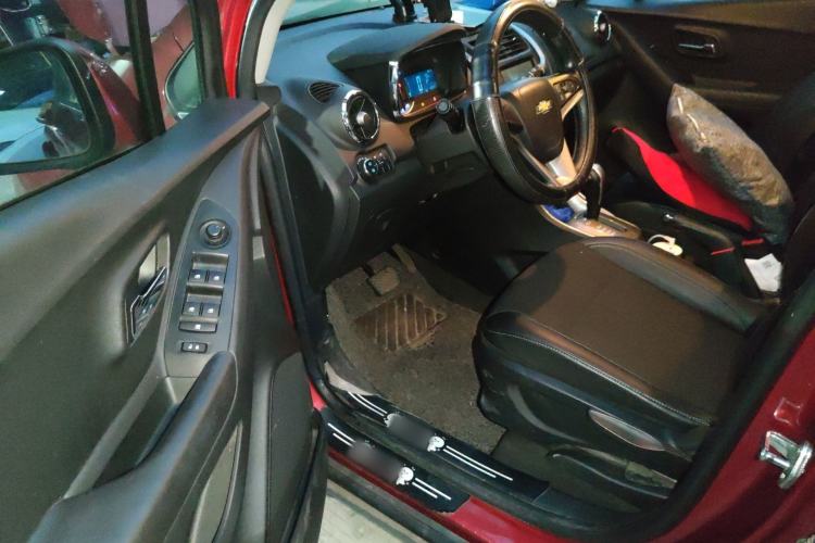 Used Chevrolet Trax 2016 1.4T Automatic Two-Wheel Drive Luxury Version Driver Seat