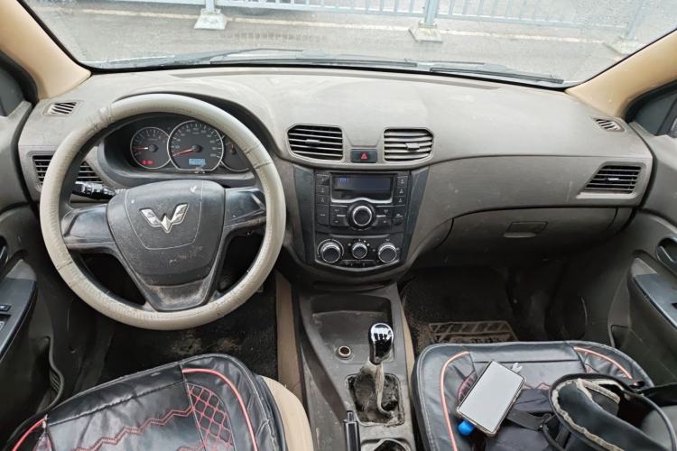 Used Wuling Hongguang 2014 1.2L S Standard Version China IV Standard Center Console