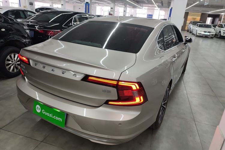Used Volvo S90 2023 B5 Zhiyi Luxury Edition Rear Right 45 Deg