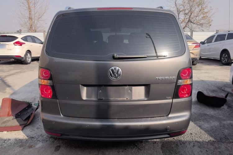 Used Volkswagen Touran 2015 1.4T DSG Comfort Edition 5 Seats