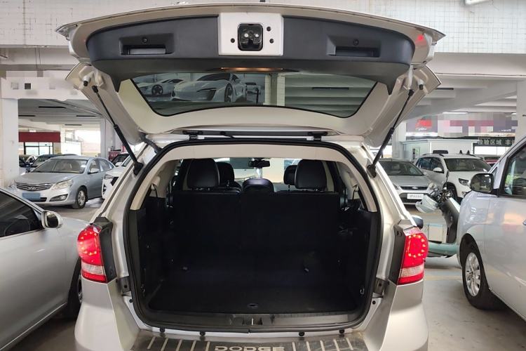 Used Dodge Journey 2013 2.4L Two-Wheel Drive Luxury Version
