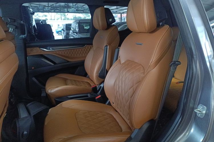 Used SAIC MAXUS D90 Pro 2020 2.0T Gasoline 4x4 Flagship Edition 6 Seats
