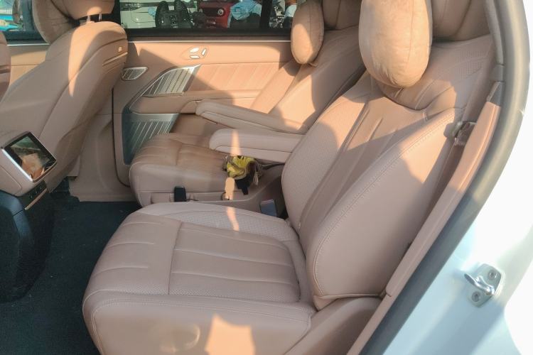 Used ONVO Luxeed L90 2025 Model—Max Six-Seater Version Left Rear Seat