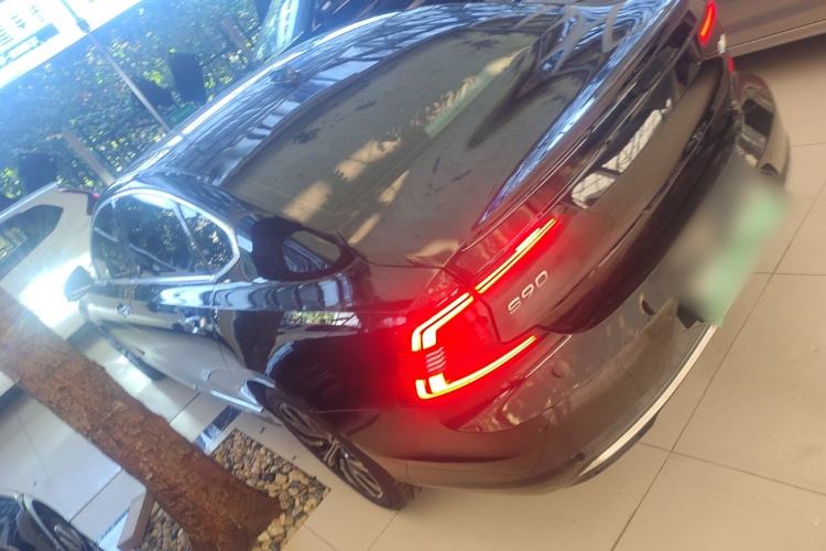 Used Volvo S90 New Energy 2022 T8 eDrive Hybrid Luxury Edition