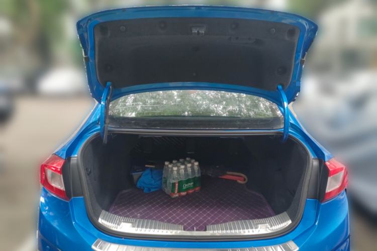 Used Chevrolet Cruze 2017 1.5L Automatic Pioneer Sunroof Edition Trunk