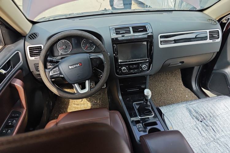 Used Yema T70 2016 Upgraded Model 1.5T Manual Leading Version
