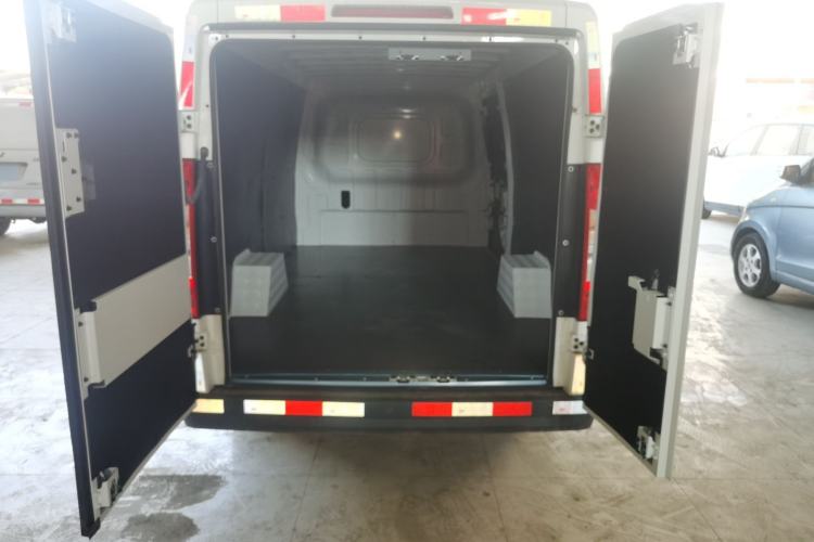 Used Foton Intelligent Blue Elf E7 2024 All-Electric Van Flat Roof 2 Seats EVE Energy 41.86 kWh
