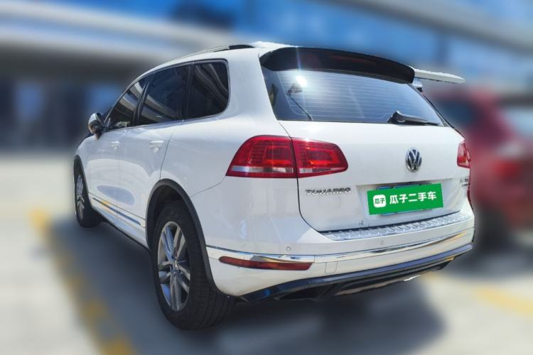 Used Volkswagen Touareg 2016 3.0 TSI High-End Version Rear Left 45 Deg
