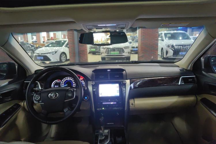 Used Toyota Camry 2015 2.5G Luxury Navigation Edition Center Console