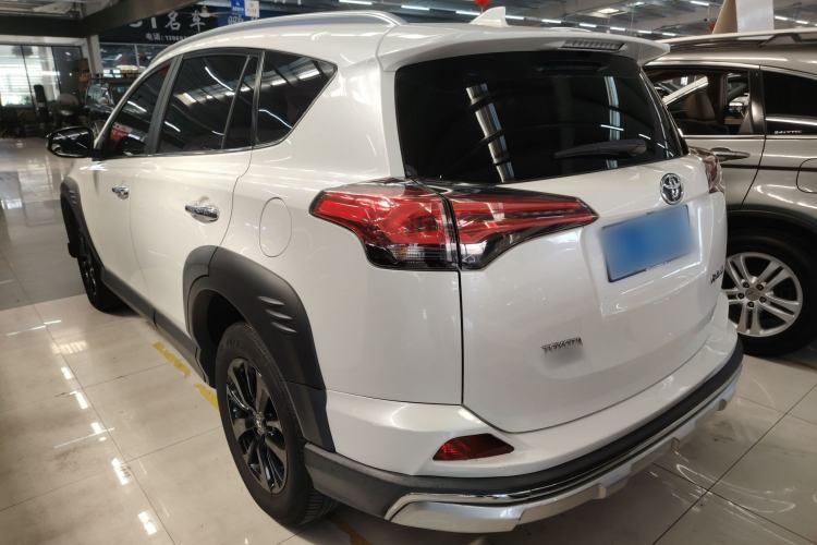 Used Toyota RAV4 2019 2.0L CVT Two-Wheel Drive Fashion X Limited Edition China V Standard