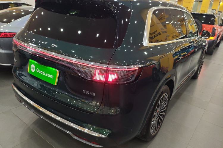 Used Hima AITO M8 2025 Extended-Range Ultra Version 53.4 kWh 6-Seater Edition
