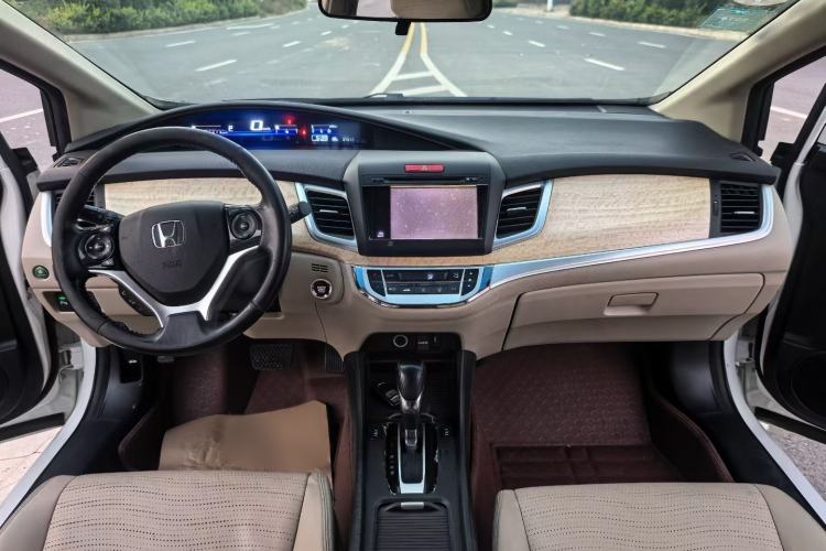 Used Honda Jade 2013 1.8L CVT Luxury Edition 6 seats
