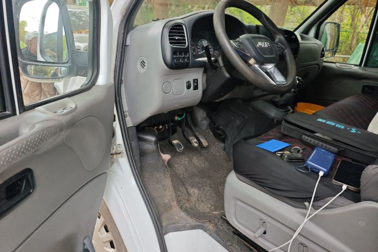 Used JMC Transit 2017 2.8T Commercial Version Short Wheelbase Mid-Roof 6/7/8-Seater JX493 Driver Seat