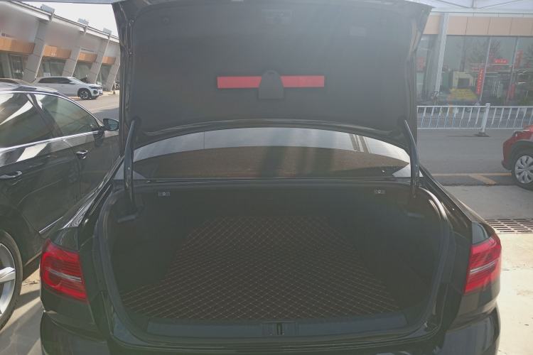 Used Volkswagen Magotan 2017 330TSI DSG Luxury Model
