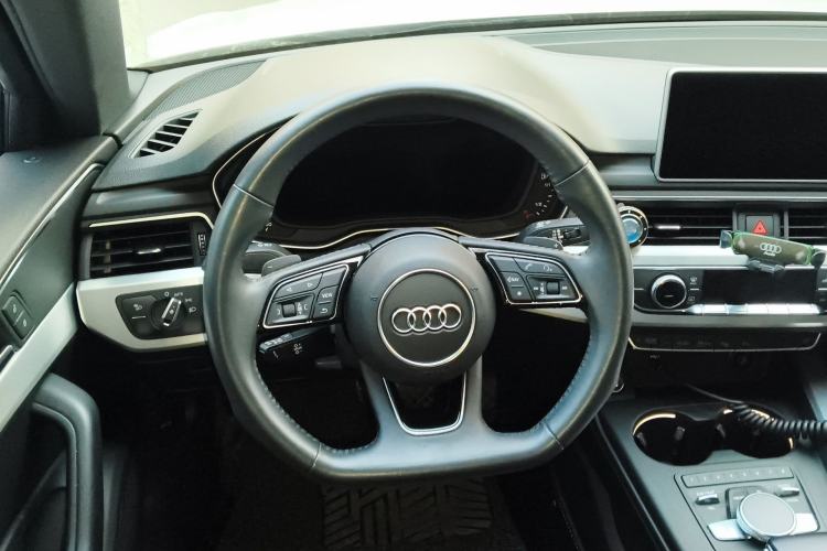 Used Audi A4L 2019 40 TFSI Fashion Edition China VI Emission Standard
