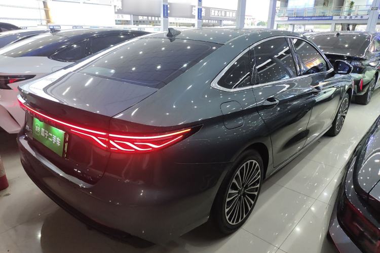 Used Chery Fengyun A8L 2025 1.5 TGDI 145 km Luxury Version Rear Right 45 Deg