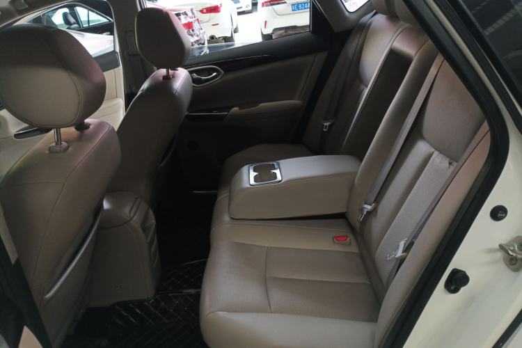 Used Nissan Sylphy 2019 1.6XV CVT Smart Connect Luxury Edition China VI Standard Left Rear Seat